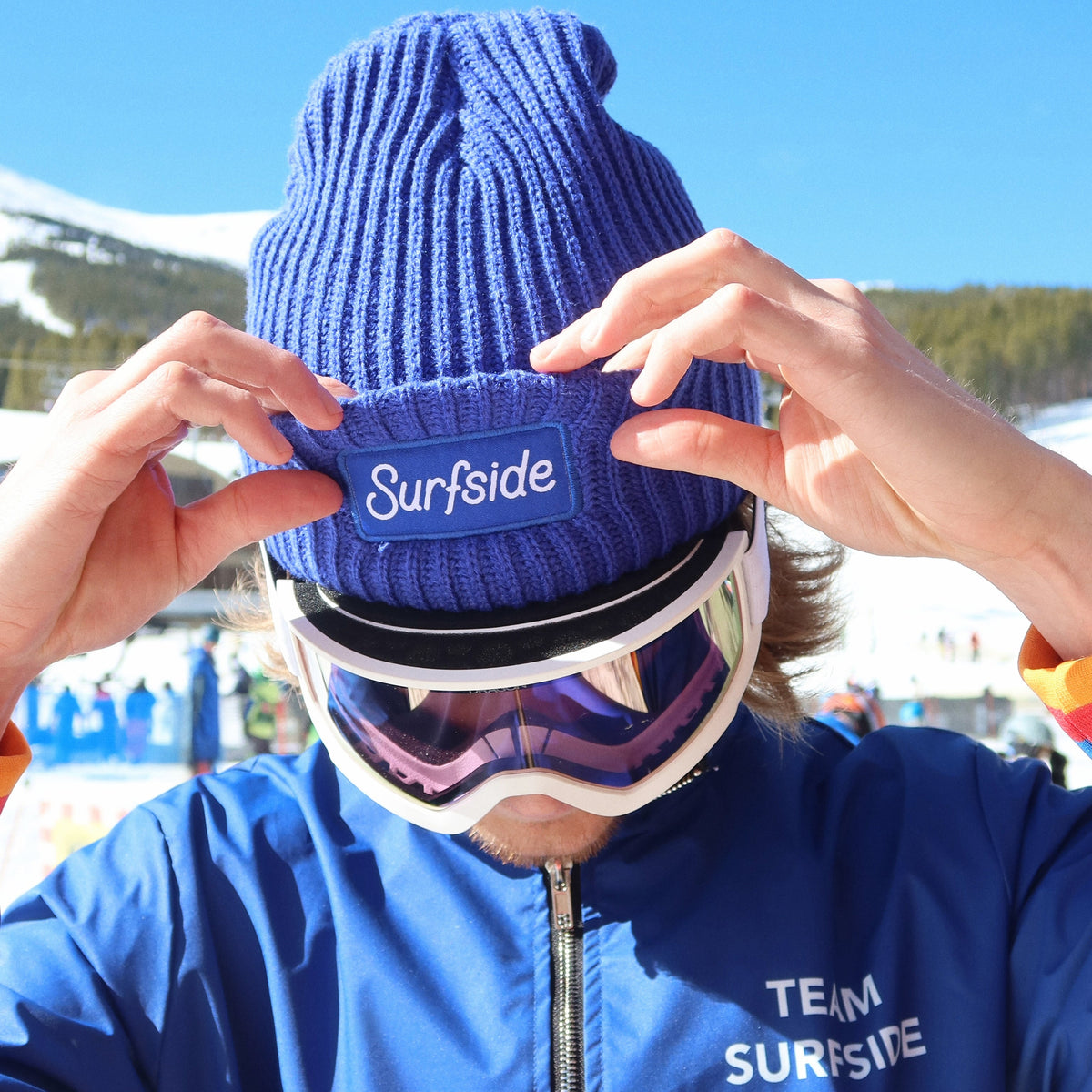 Blue_Beanie_Close_Up